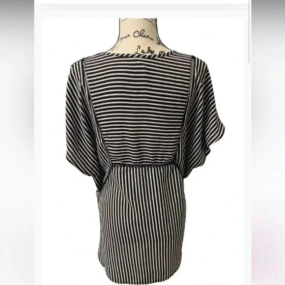 XHILARATION BLACK &White Striped oversized short sleeve peasant top size medium - Picture 3 of 8